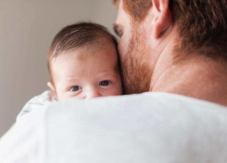 Os pais ganham mais tempo com o seu bebé com as novas medidas das Licenças parentais